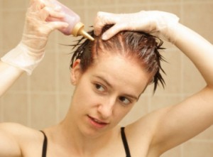 Чем можно отмыть краску для волос с кожи головы