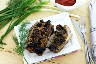 Мясо с черносливом в духовке