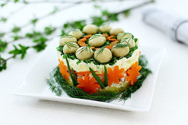 Салат «Грибная поляна» с корейской морковью — рецепт с фото